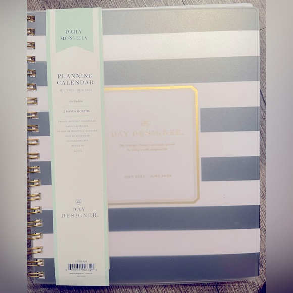 Day Designer Daily/Monthly Planner *New with Tags* - Picture 2 of 8